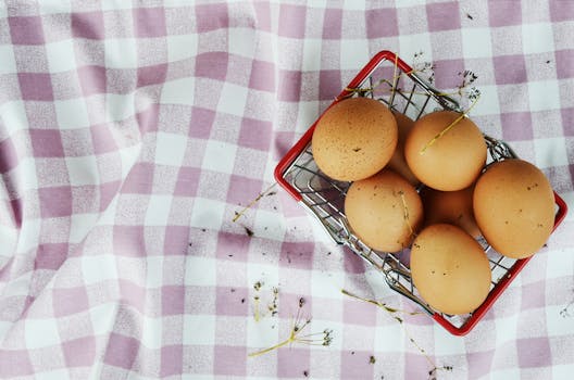 steamed eggs in a basket